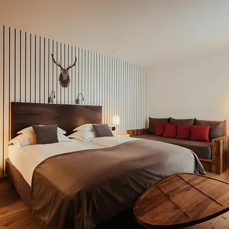 Villa Flora Mountain Lodges-3